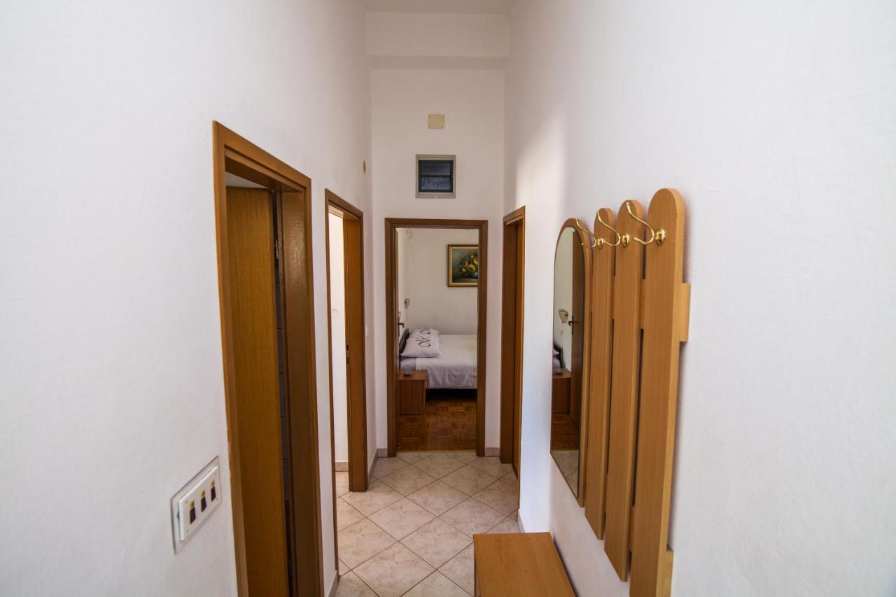 Apartman Kristina Apartment Banjole Exterior photo