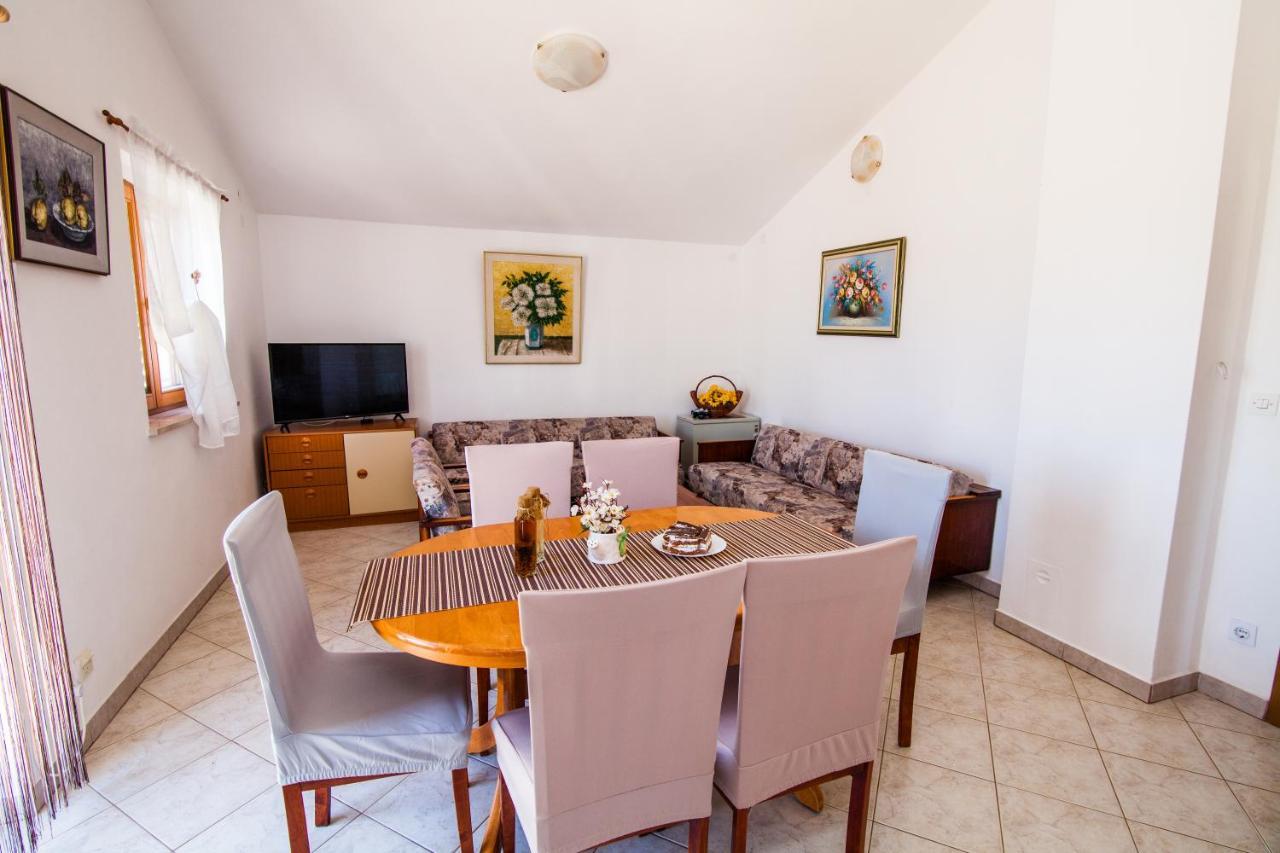 Apartman Kristina Apartment Banjole Exterior photo