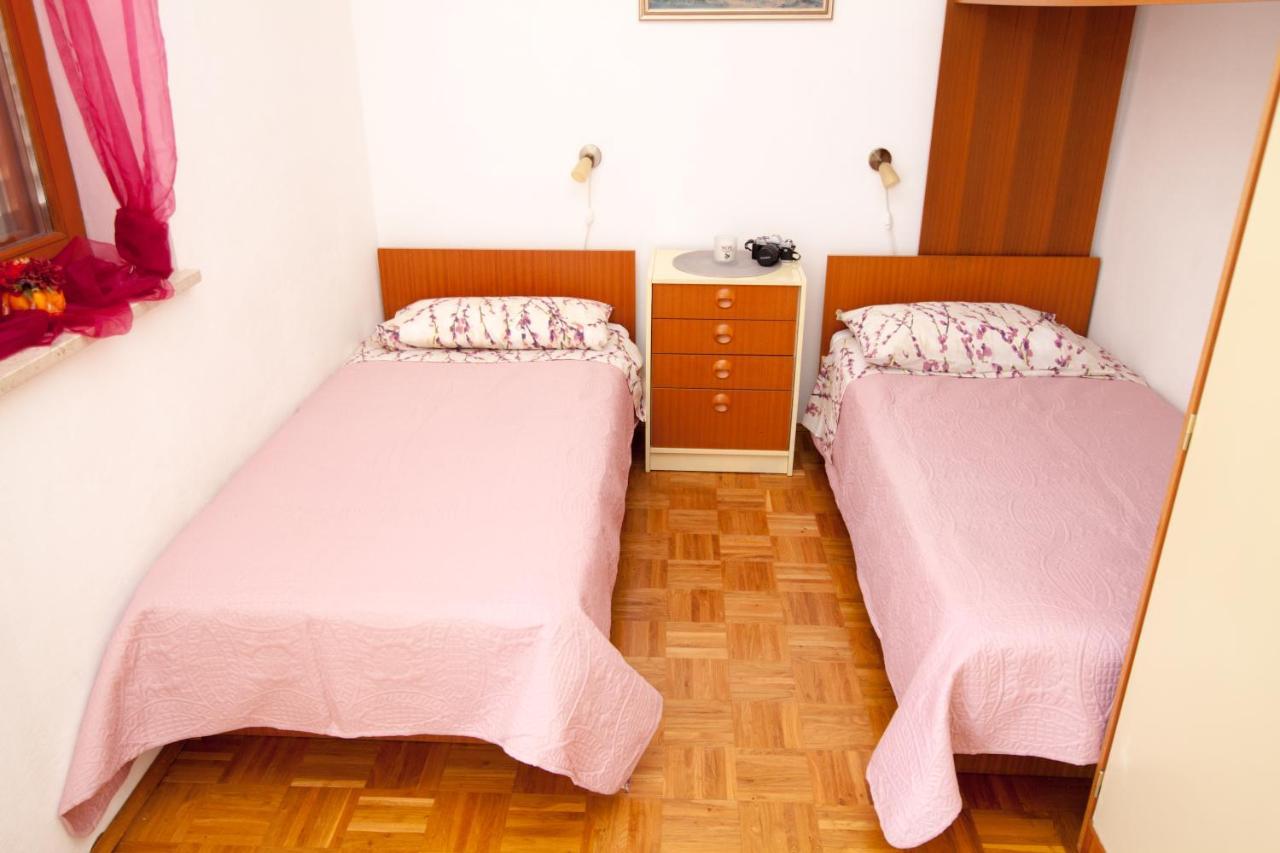 Apartman Kristina Apartment Banjole Exterior photo