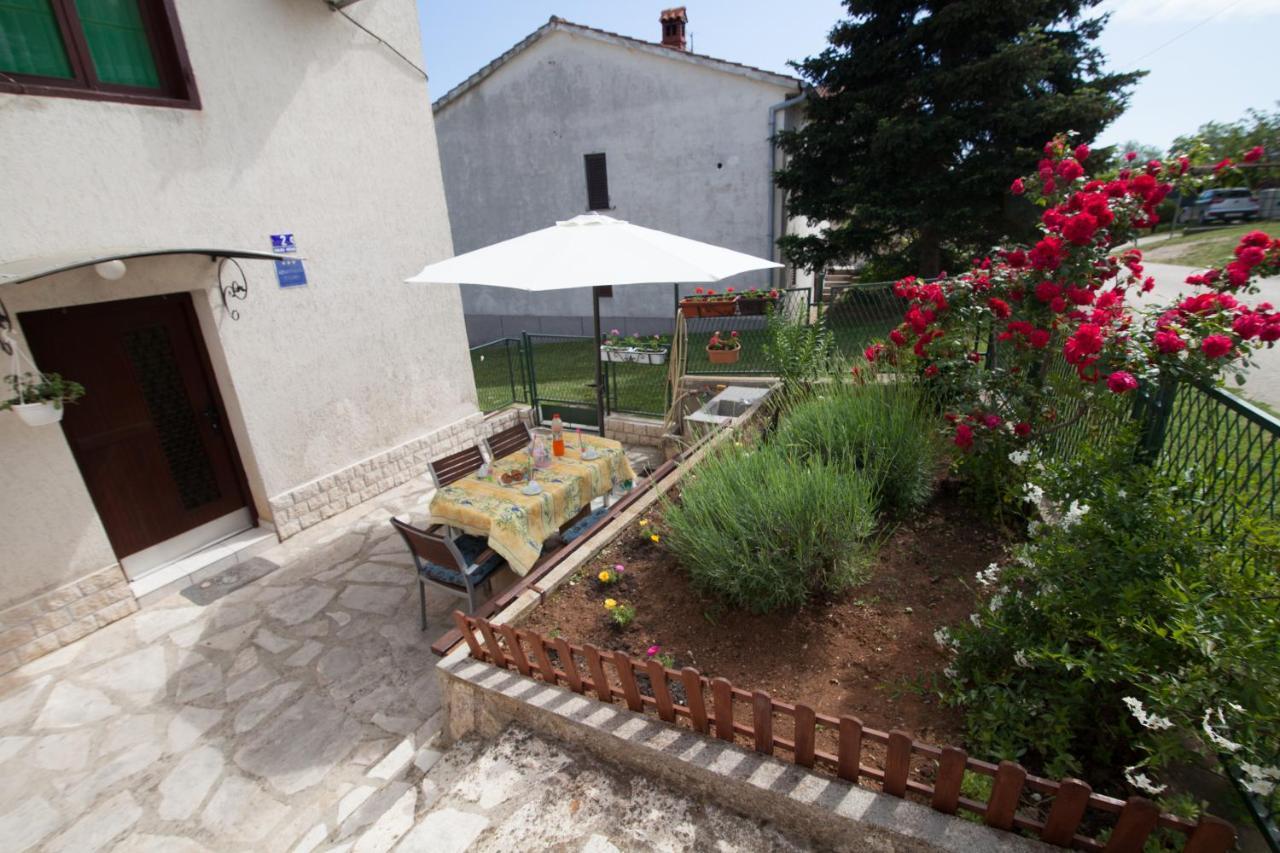 Apartman Kristina Apartment Banjole Exterior photo